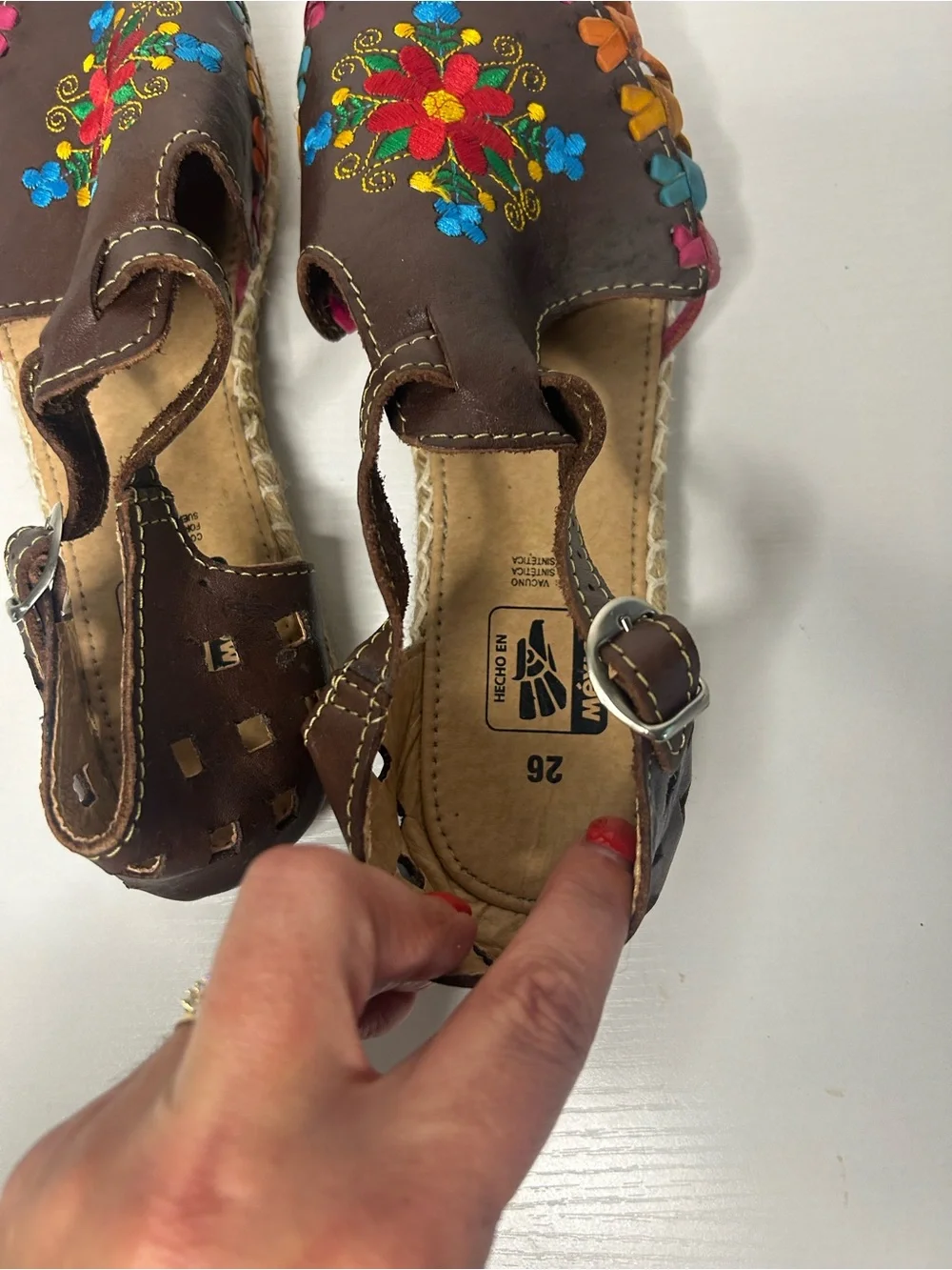 Authentic Mexican floral embroidered hurache
